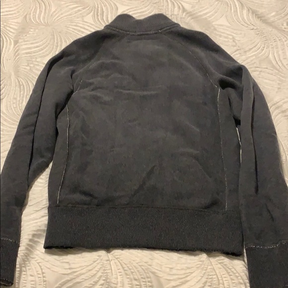 Like New Abercrombie & Fitch Sweater. - Picture 3 of 4